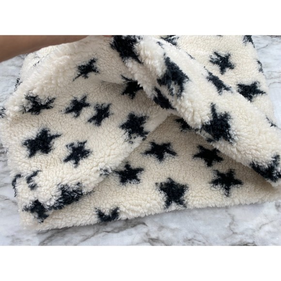 Jenni NWT Twisted Star Print Sherpa Cowl Faux Fur Scarf White & Black OS New - Picture 3 of 7